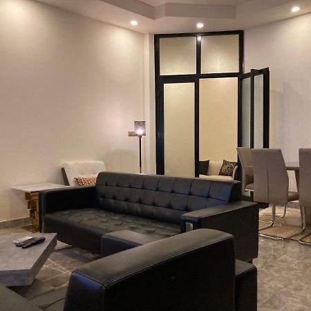 The One Apartment Yaoundé Екстериор снимка